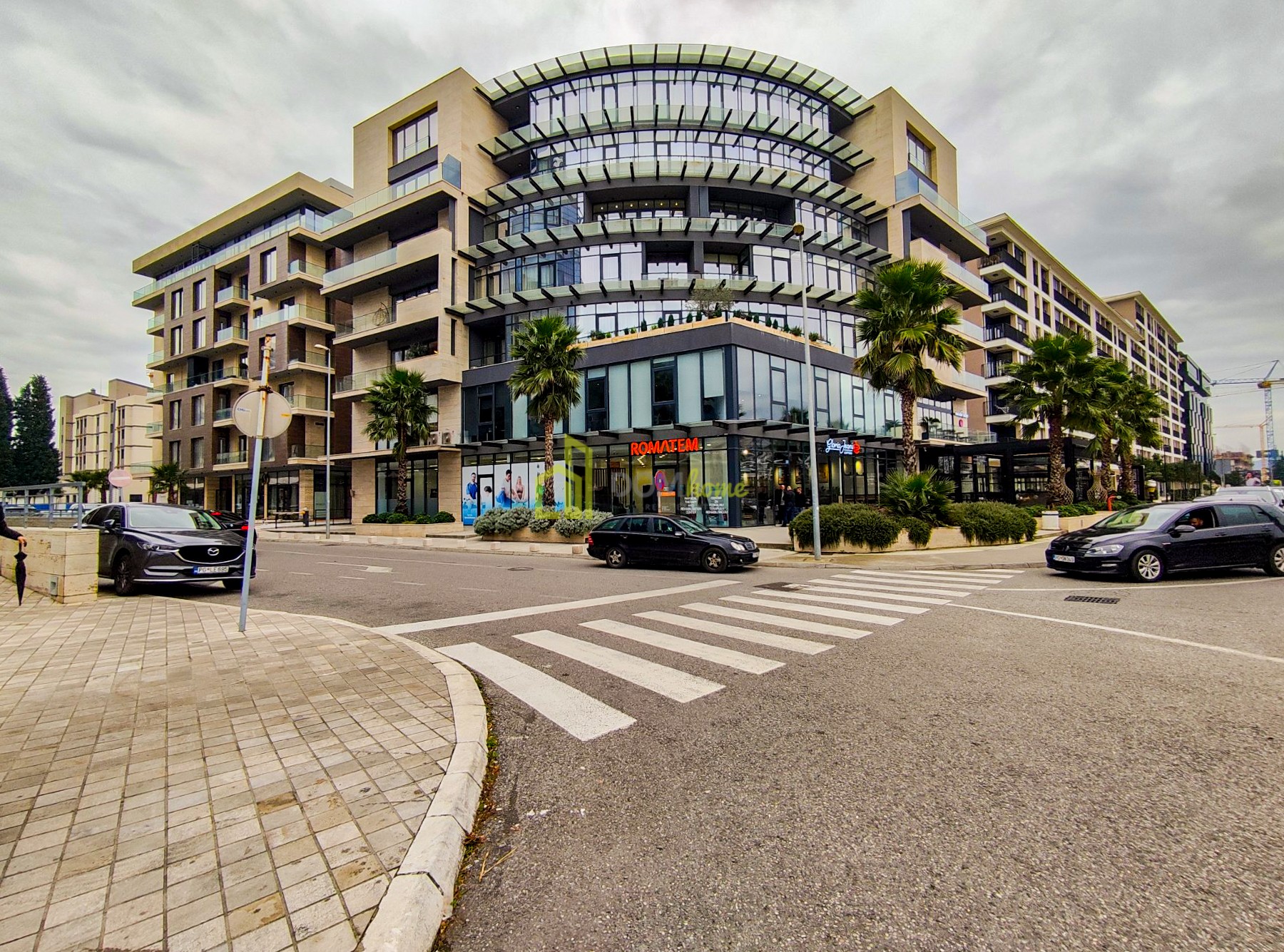 Dvosoban lux stan 159m², Kruševac - Izdavanje, Luksuzan, Namješten, Klimatizovan, Parking mjesto